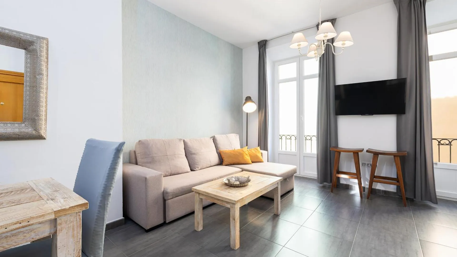 Holidays2Malaga Dos Aceras In Old Town & High Speed Wifi Spain